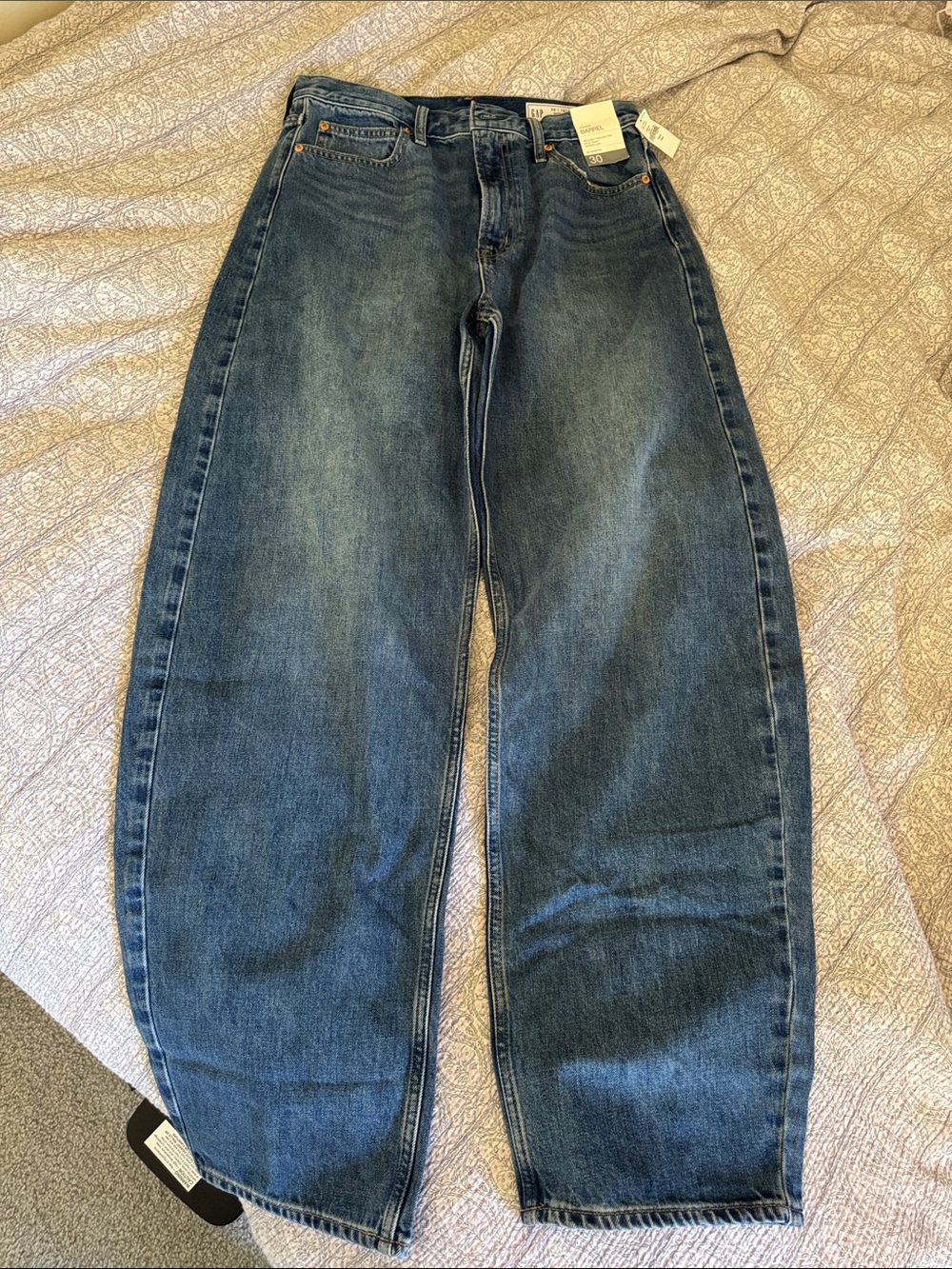 GAP High-Rise Barrel Jeans in Faded Blue Denim